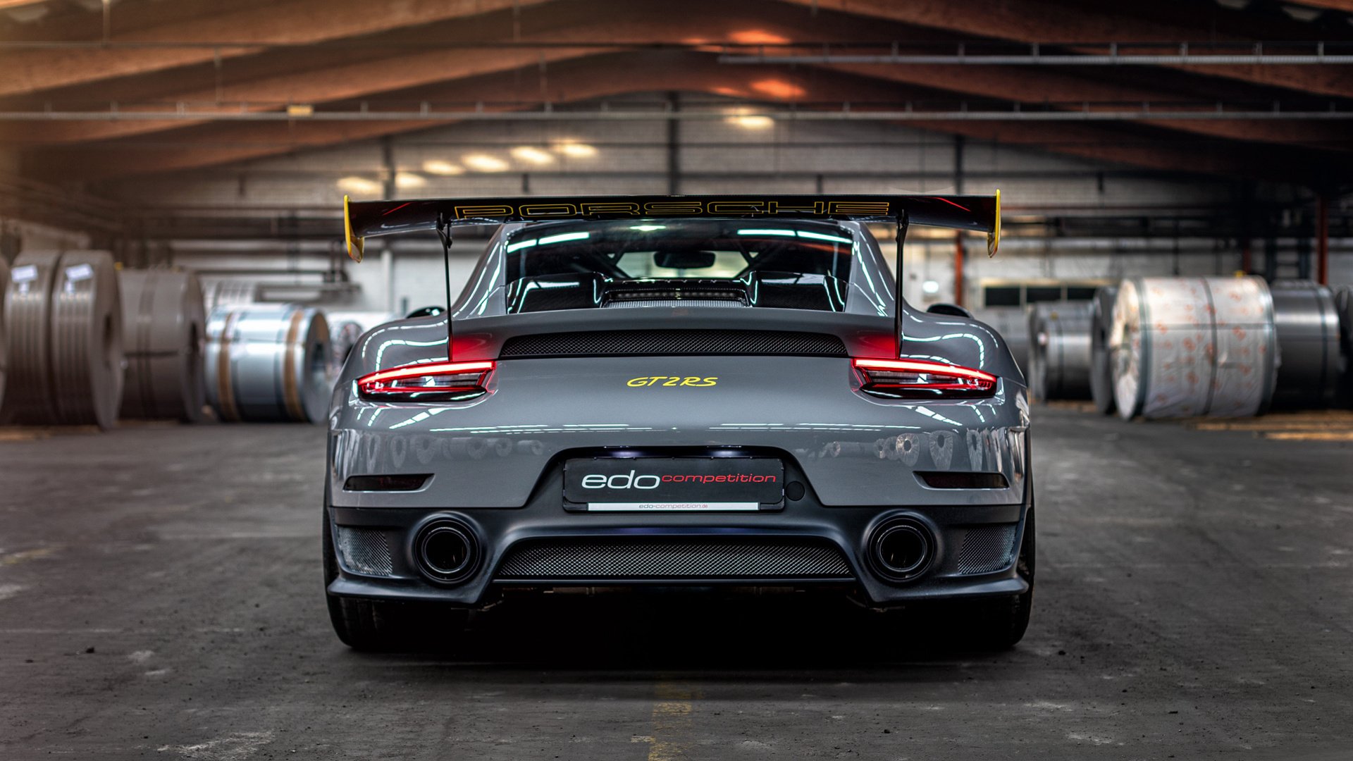 查默斯赛场表现赢得观众喝彩,查莫斯游泳